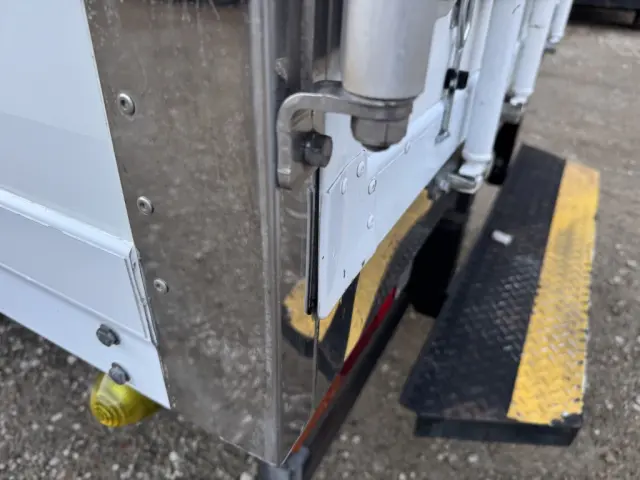 三菱 キャンター TPG-FBA00(2WD)の写真47