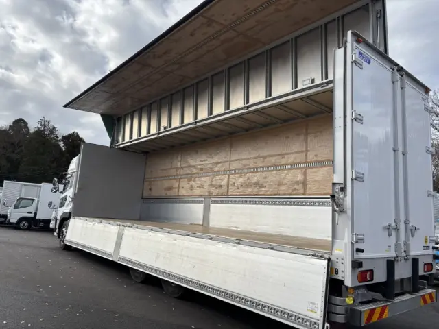 UD クオン 2PG-CD5CA(6x2)の写真16