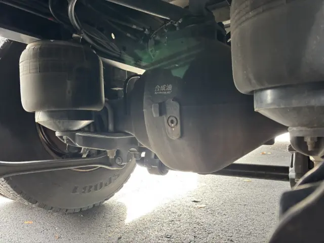 UD クオン 2PG-CD5CA(6x2)の写真25