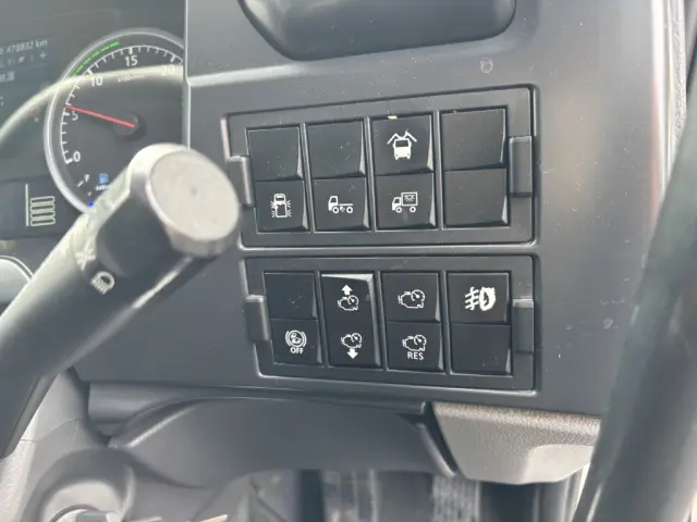 UD クオン 2PG-CD5CA(6x2)の写真30