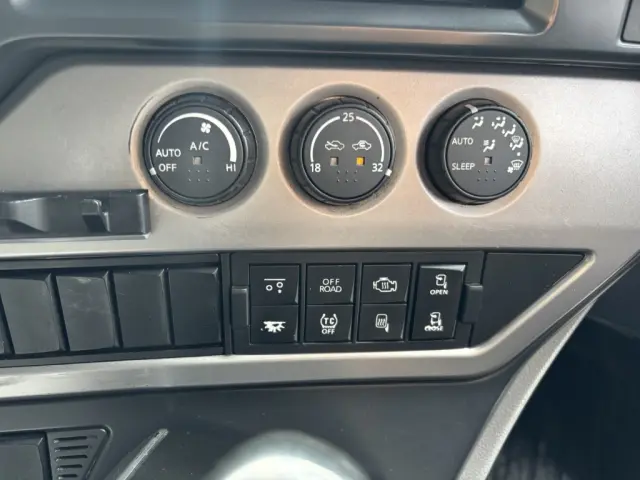 UD クオン 2PG-CD5CA(6x2)の写真33