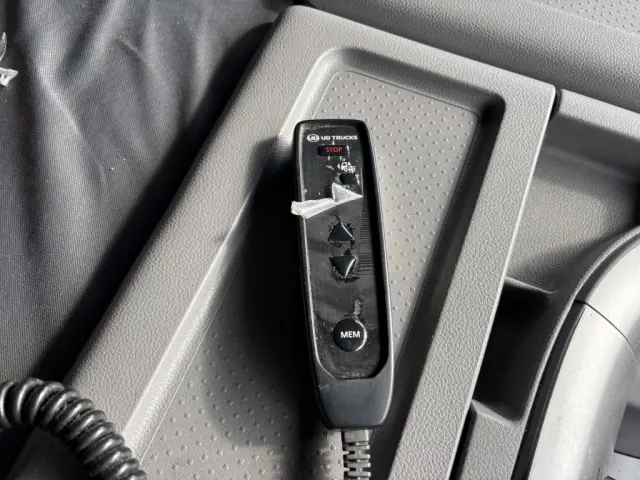 UD クオン 2PG-CD5CA(6x2)の写真37