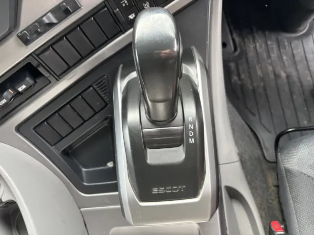 UD クオン 2PG-CD5CA(6x2)の写真39