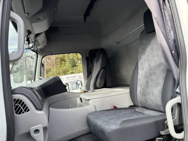 UD クオン 2PG-CD5CA(6x2)の写真41