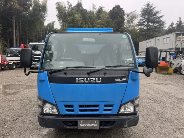 いすゞ エルフ PB-NKR81AD(2WD)の写真5