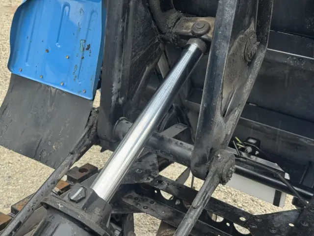 いすゞ エルフ PB-NKR81AD(2WD)の写真13