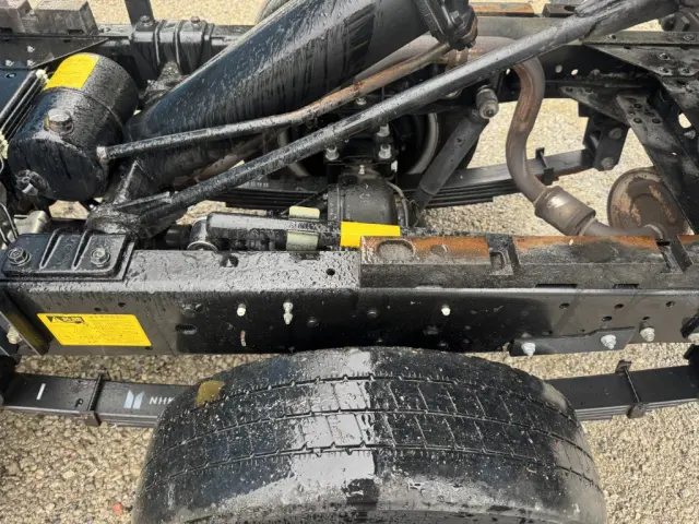 いすゞ エルフ PB-NKR81AD(2WD)の写真17