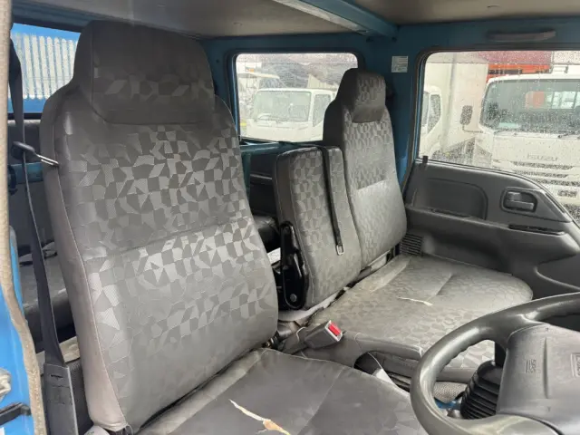 いすゞ エルフ PB-NKR81AD(2WD)の写真23