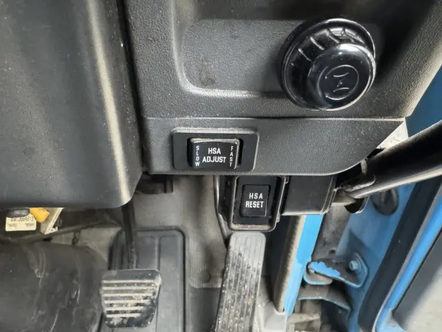 いすゞ エルフ PB-NKR81AD(2WD)の写真27