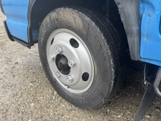 いすゞ エルフ PB-NKR81AD(2WD)の写真39