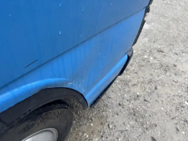 いすゞ エルフ PB-NKR81AD(2WD)の写真41