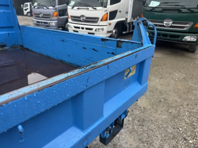 いすゞ エルフ PB-NKR81AD(2WD)の写真48