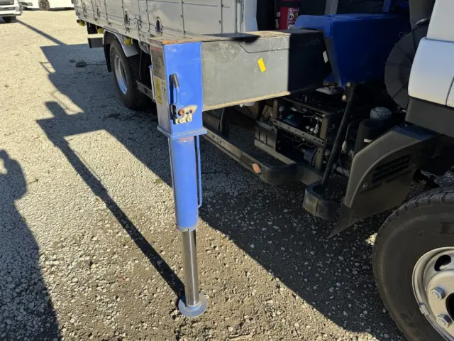 いすゞ フォワード TKG-FRR90S2(2WD)の写真16