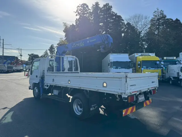 いすゞ エルフ TRG-NKR85R(2WD)の写真3