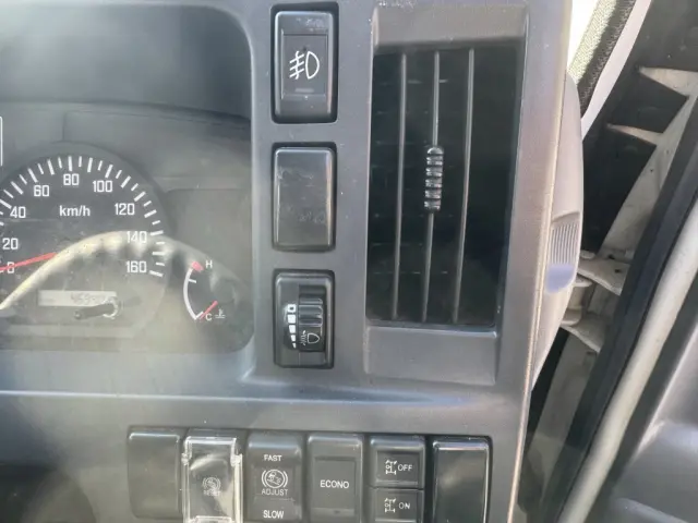 いすゞ エルフ TRG-NKR85R(2WD)の写真27