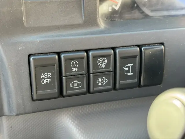 いすゞ エルフ TRG-NKR85R(2WD)の写真28