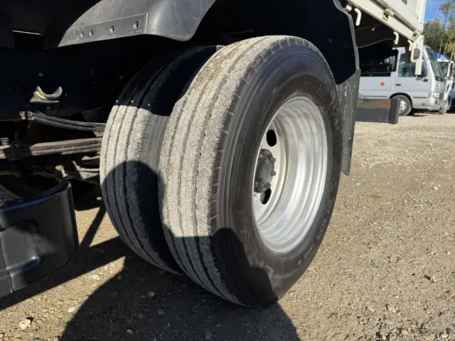 いすゞ エルフ TRG-NKR85R(2WD)の写真40