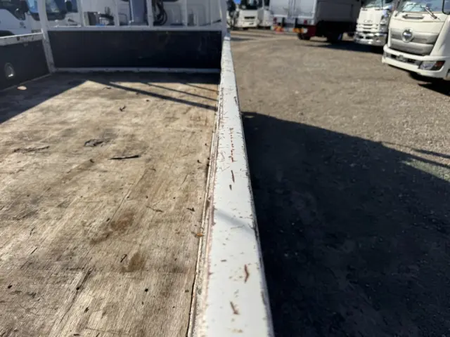 いすゞ エルフ TRG-NKR85R(2WD)の写真45