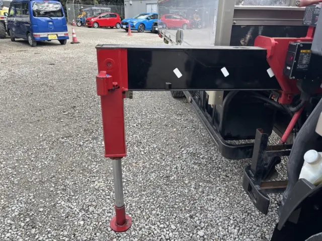 いすゞ エルフ 2RG-NPR88YN(2WD)の写真17