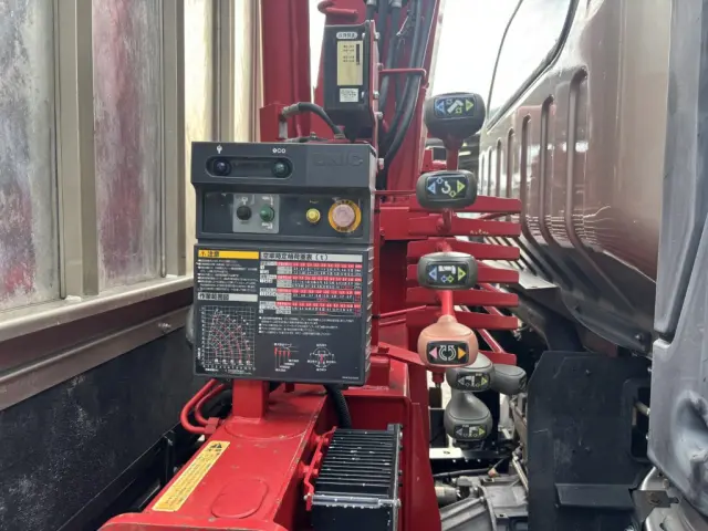 いすゞ エルフ 2RG-NPR88YN(2WD)の写真20