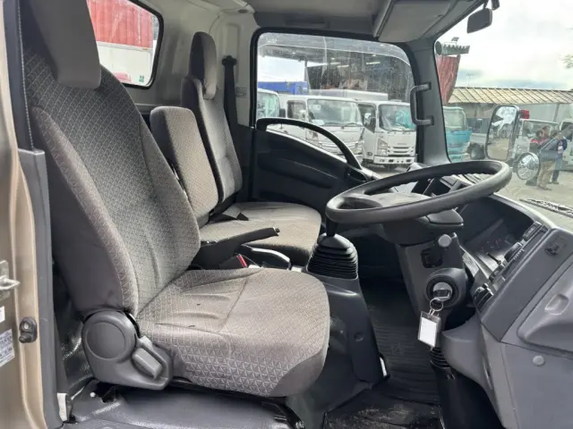 いすゞ エルフ 2RG-NPR88YN(2WD)の写真29