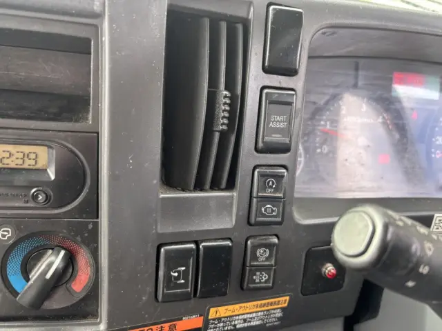 いすゞ エルフ 2RG-NPR88YN(2WD)の写真34