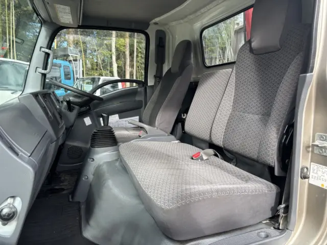 いすゞ エルフ 2RG-NPR88YN(2WD)の写真38