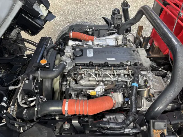 いすゞ エルフ 2RG-NPR88YN(2WD)の写真40