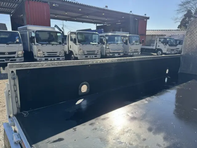 三菱 キャンター 2PG-FBAV0(2WD)の写真10