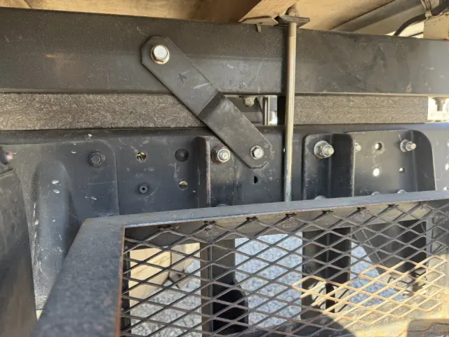 三菱 キャンター 2PG-FBAV0(2WD)の写真15