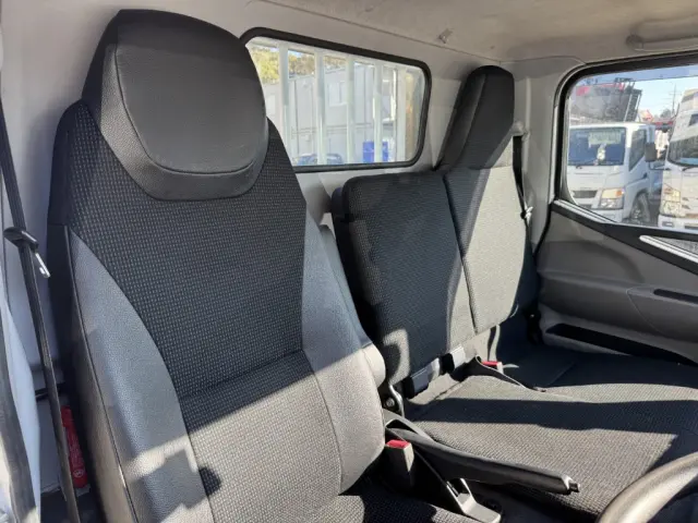 三菱 キャンター 2PG-FBAV0(2WD)の写真21