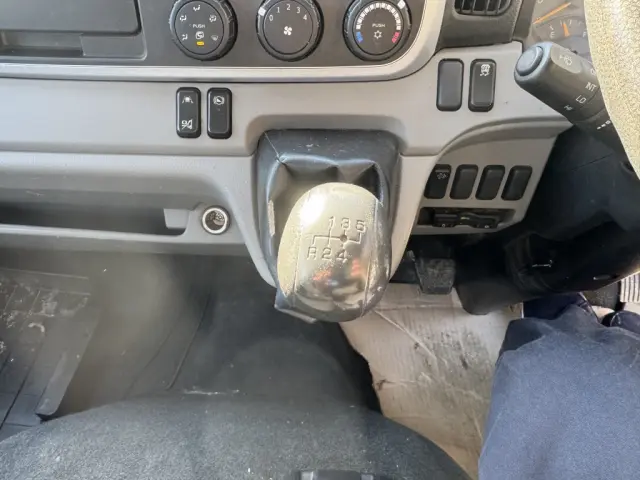 三菱 キャンター 2PG-FBAV0(2WD)の写真24