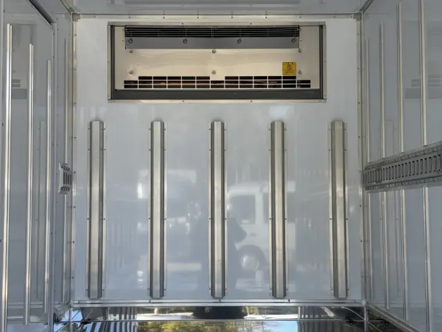 三菱 キャンター 2RG-FBA20(2WD)の写真14