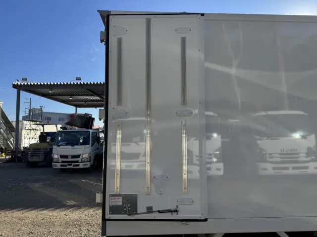 三菱 キャンター 2RG-FBA20(2WD)の写真18