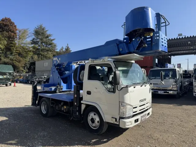 いすゞ エルフ TKG-NKR85N(2WD)の写真2