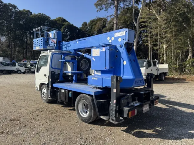 いすゞ エルフ TKG-NKR85N(2WD)の写真4