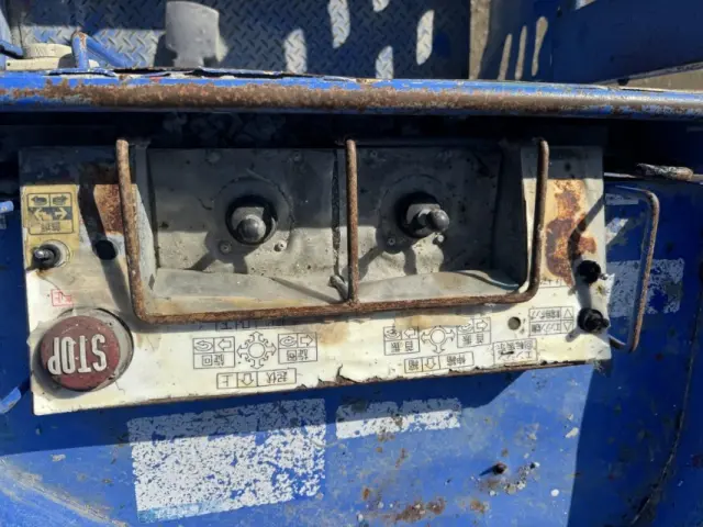 いすゞ エルフ TKG-NKR85N(2WD)の写真10