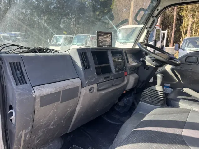 いすゞ エルフ TKG-NKR85N(2WD)の写真36