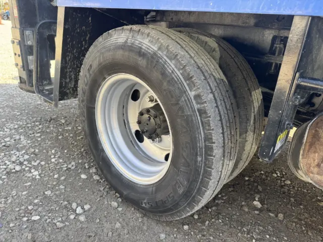 いすゞ エルフ TKG-NKR85N(2WD)の写真45