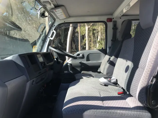 いすゞ エルフ TRG-NHR85A(未入力/関係無)の写真29