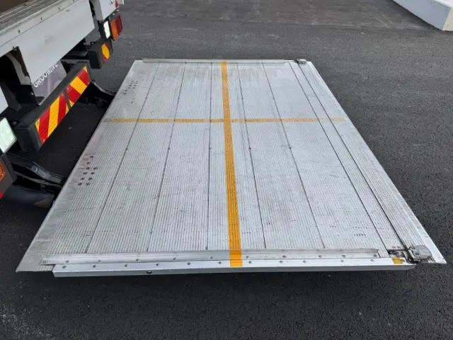 ＵＤ クオン QKG-CG5ZE(8x4)の写真11