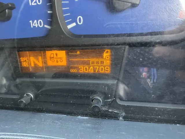 ＵＤ クオン QKG-CG5ZE(8x4)の写真31