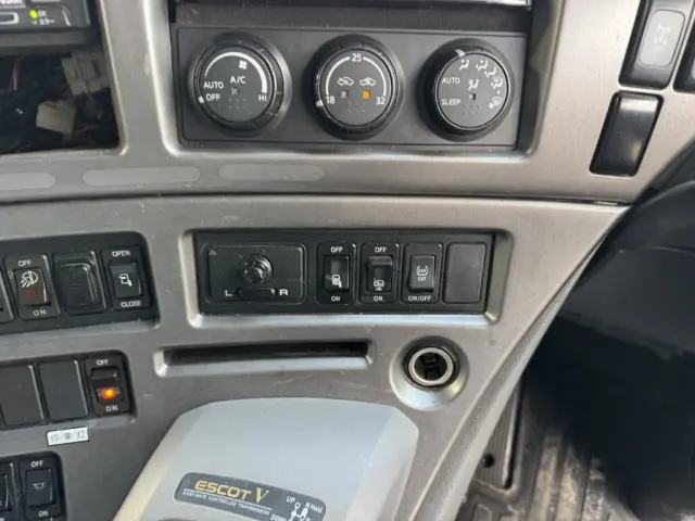 ＵＤ クオン QKG-CG5ZE(8x4)の写真35