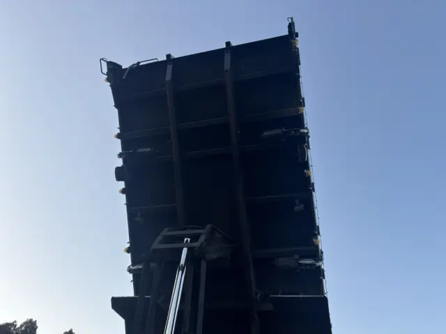 いすゞ ギガ QPG-CYM77BM(6x2)の写真14