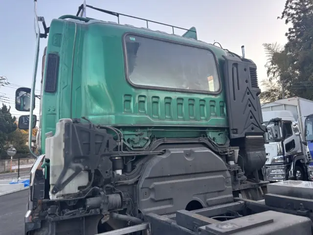 いすゞ ギガ QPG-CYM77BM(6x2)の写真19