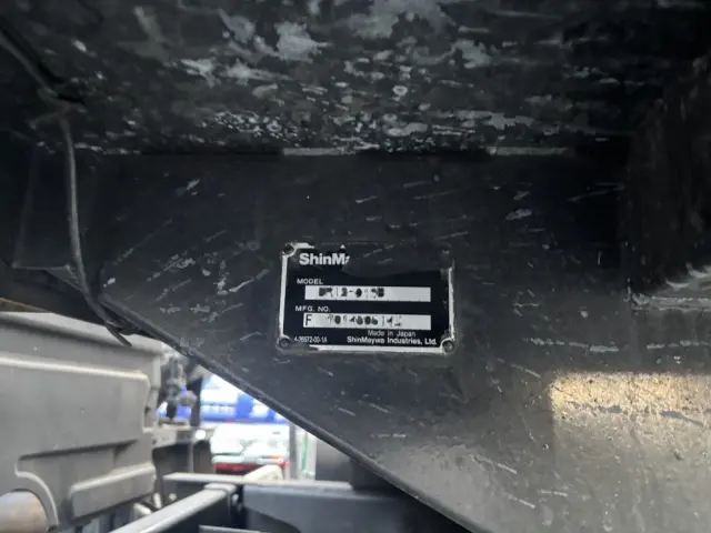 いすゞ ギガ QPG-CYM77BM(6x2)の写真20