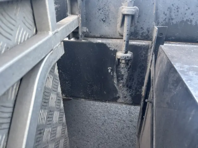 いすゞ ギガ QPG-CYM77BM(6x2)の写真21