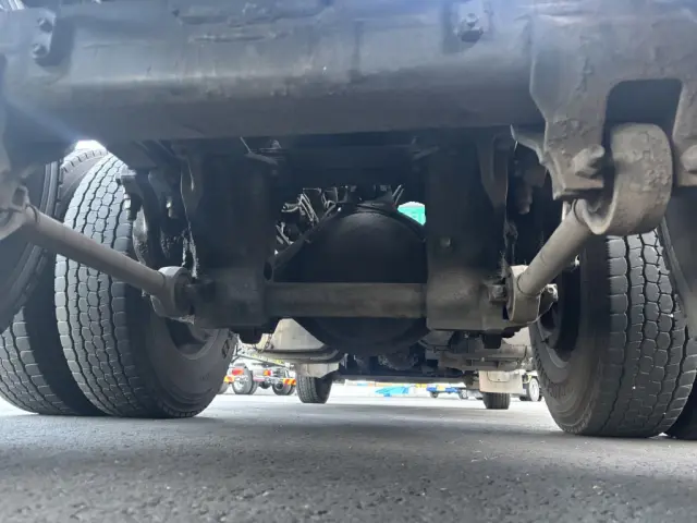 いすゞ ギガ QPG-CYM77BM(6x2)の写真26