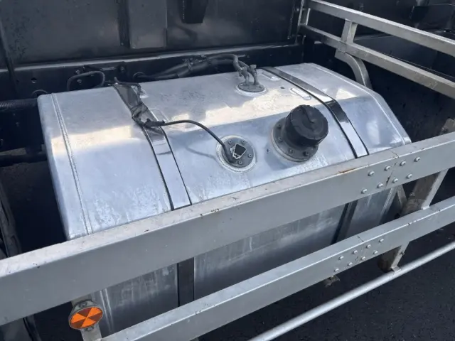 いすゞ ギガ QPG-CYM77BM(6x2)の写真27