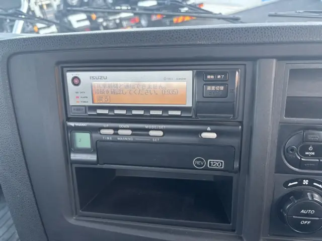 いすゞ ギガ QPG-CYM77BM(6x2)の写真32